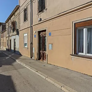 https://rich-apartment.pula-hotels.org