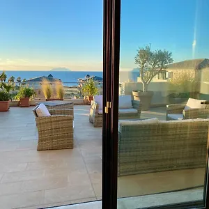 https://penthouse-with-large-terraces-viewing-the-sea.sicilyhotelsitaly.net